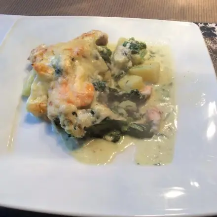 Kartoffel-Spinat-Lachs-Garnelen-Auflauf