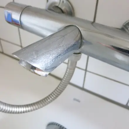 Edelstahl fleckenfrei mit Nagellackenetferner