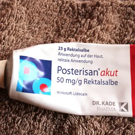 Hämorrhoiden-Creme gegen Tränensäcke