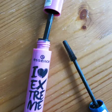 "Alte" Wimperntusche gegen verklumpte Wimpern