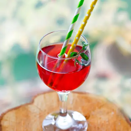 Iro - Rotwein mit Zitronenlimo