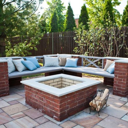 Terrasse aus Betonsteinen reinigen