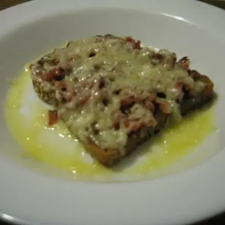 Toast in der Mikrowelle