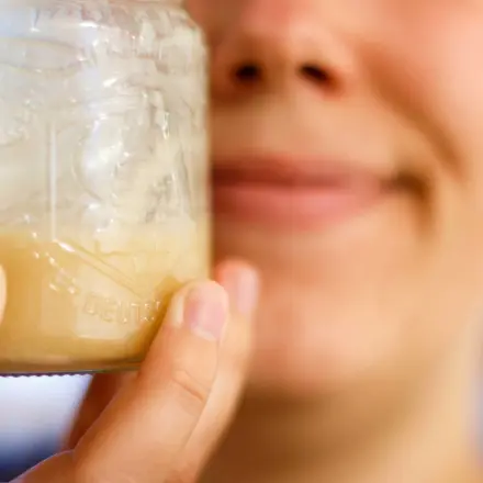 Honig auf spröde Lippen