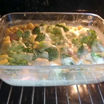 Brokkoli-Auflauf mit Hollandaise