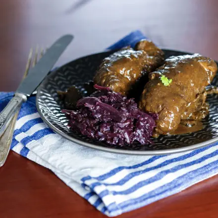 Rouladen aus Pferdefleisch mit Senf