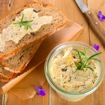 Kalorienarme aber trotzdem leckere Kräuterbutter