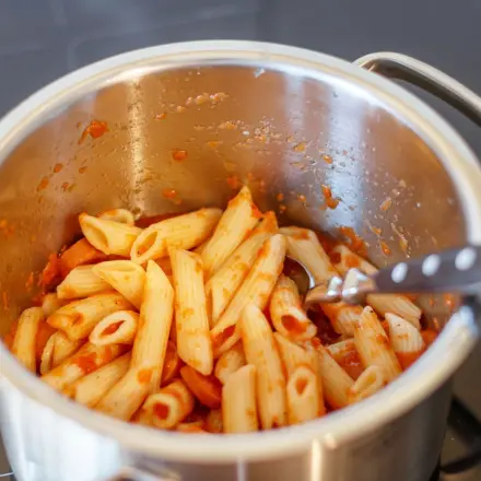 Weniger abwaschen bei Spaghetti mit Tomatensauce