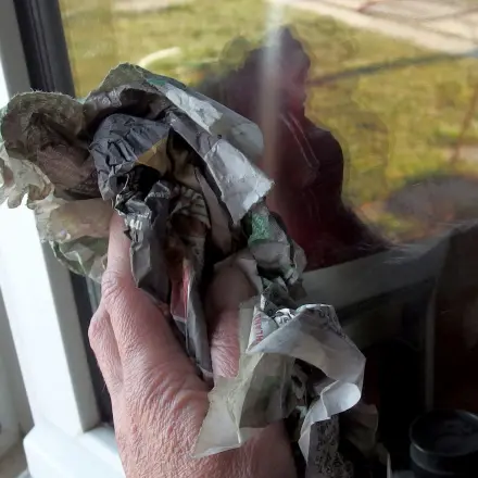 Fenster putzen mit Winter Klarsicht
