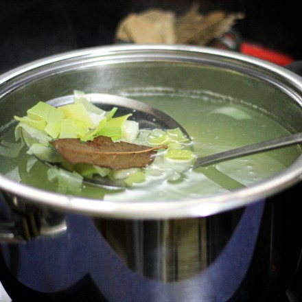 Gemüsefond auf Vorrat kochen