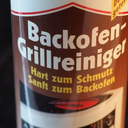 Grill mit Backofenreiniger reinigen