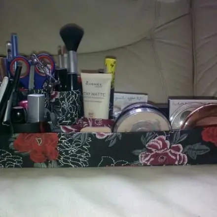 Schminke ordentlich verstauen