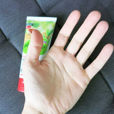 Kleines Mittel gegen schwitzige Hände