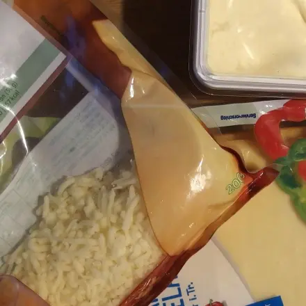 Leckere einfache Käsesoße aus Käseresten