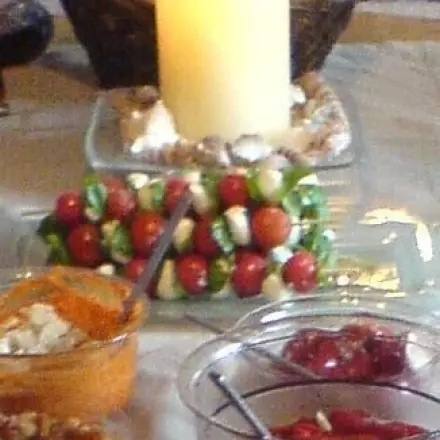 Tomaten-Mozzarella-Spieße