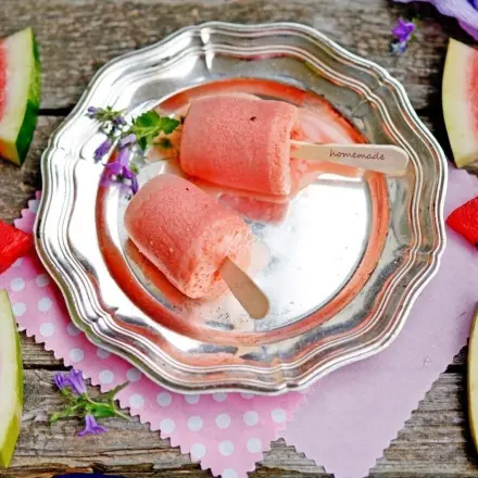 Selbstgemachtes Wassermelonen-Eis