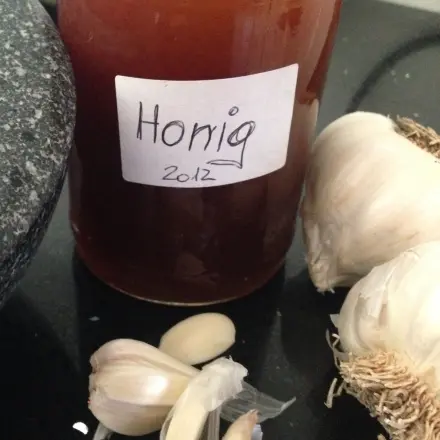 Knoblauchsirup gegen Schnupfen und Heiserkeit