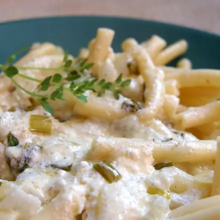 Nudeln mit Joghurt-Zitronen-Sauce