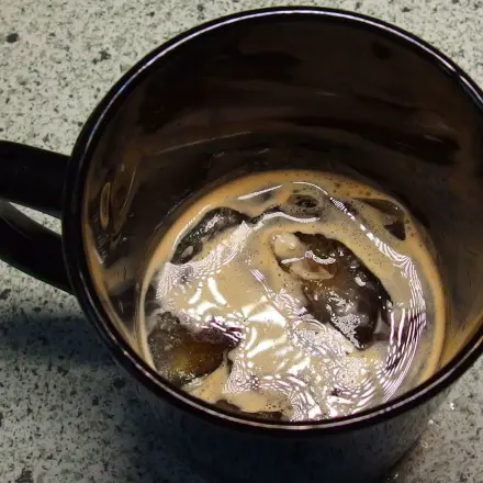 Kaffee mit Eis oder ganz einfach Eiskaffee (wortwörtlich)