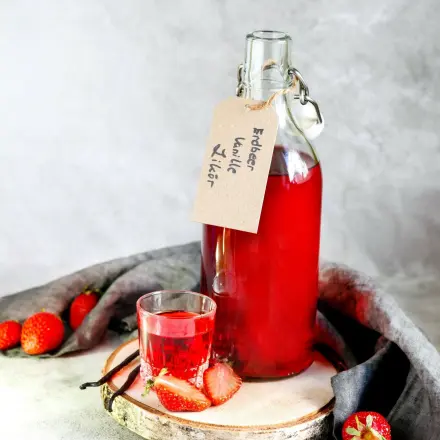 Erdbeer-Vanille-Likör