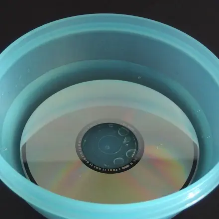 Alte Schallplatten oder CDs wieder kratzerfrei machen