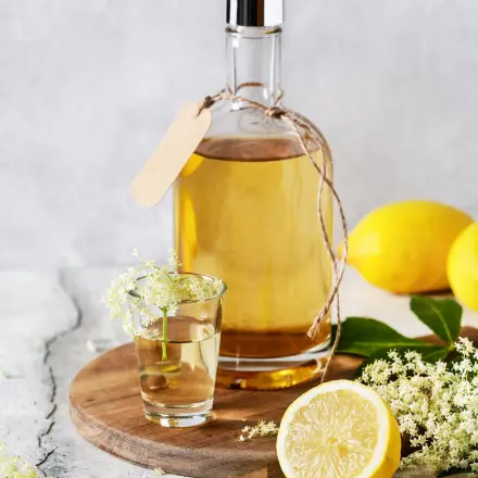 Holunderblütenschnaps