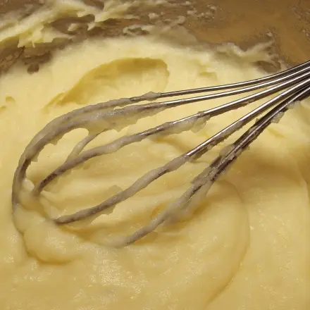 Kartoffelpüree mit Sahne verfeinern