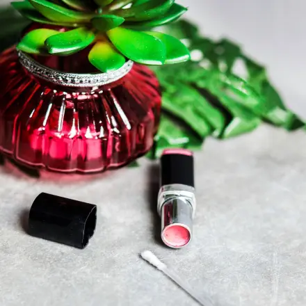 Lippen(plege)stift oder Abdeckstift sparen & die Umwelt schonen