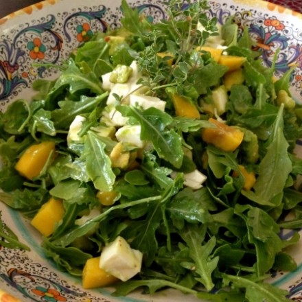 Avocado-Mozzarella-Salat: Eine exotische Kombination mit Mango