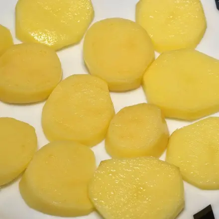 Kartoffeln für Kartoffelgratin
