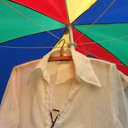 Empfindliche Wäschestücke im Freien trocknen