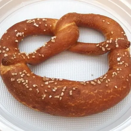 Hartgewordene Brezen (Brezel) vom Vortag wie neu