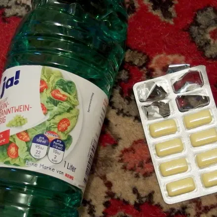 Essig gegen Kaugummiflecken