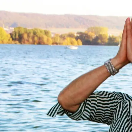 Entspannung mit Gesichts-Yoga