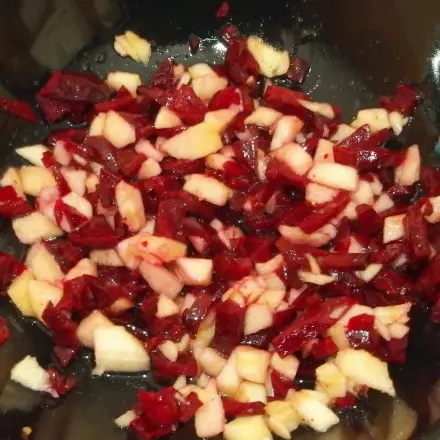 Rote Beete-Rohkostsalat