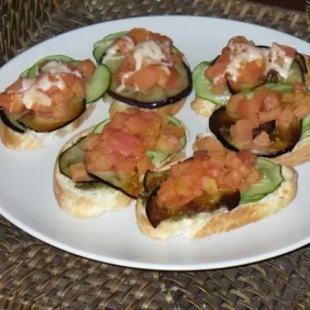Bruschetta - wir nennen es "Udine"-Brötchen (vegetarisch)