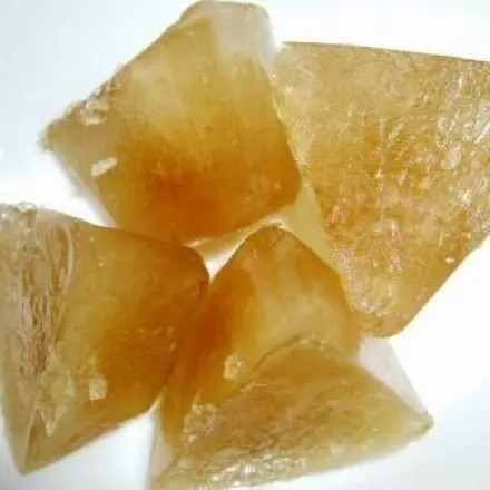Selbstgemachte Eisbonbons gegen Halsschmerzen