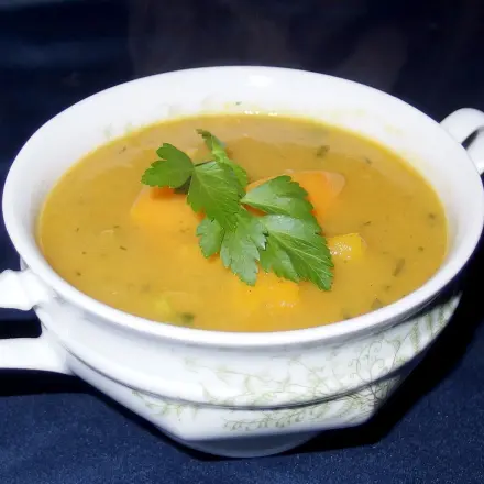 Kartoffelcremesuppe (mit wenig Gemüse für Gemüsemuffel)