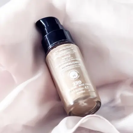 Make-Up schnell aus Kleidungsstück entfernen