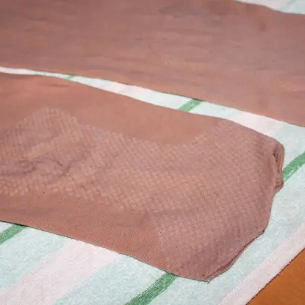 Gummistrümpfe leichter anziehen