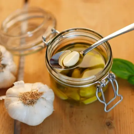 Knoblauch in Öl einlegen