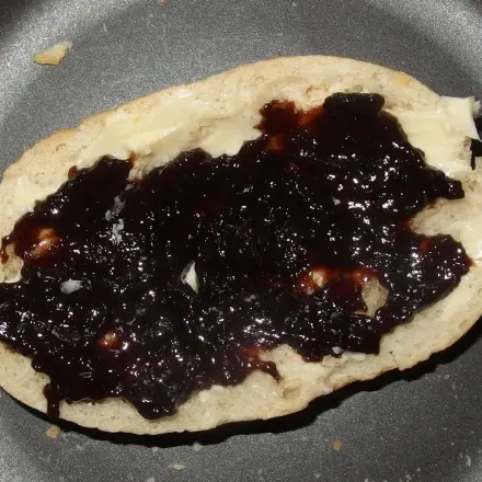 Pflaumenmus aus dem Römertopf