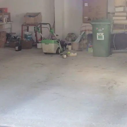 Ölfleck in der Garage entfernen