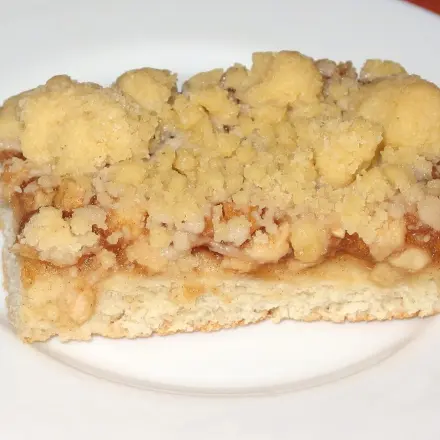 Apfel-Quark-Streuselkuchen aus Hefeteig - blitzschnell