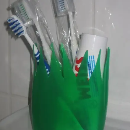 Leere Schaumbad-Flasche weiterverwenden