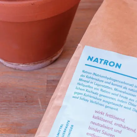 Kalkreste aus Tontöpfen entfernen