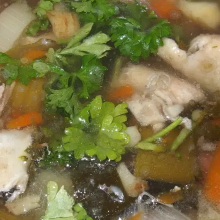 Hühnersuppe mit asiatischem Touch