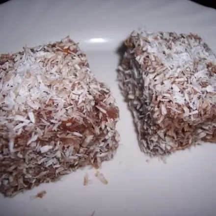 Lokum Pastasi (Türkische Schokowürfel mit Kokos)