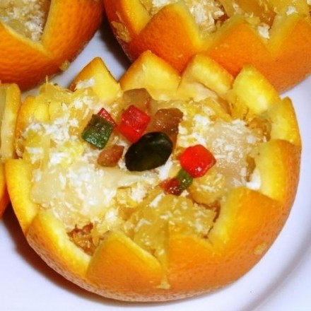 Pina-Colada-Dessert im Orangenkörbchen aus der Mikrowelle