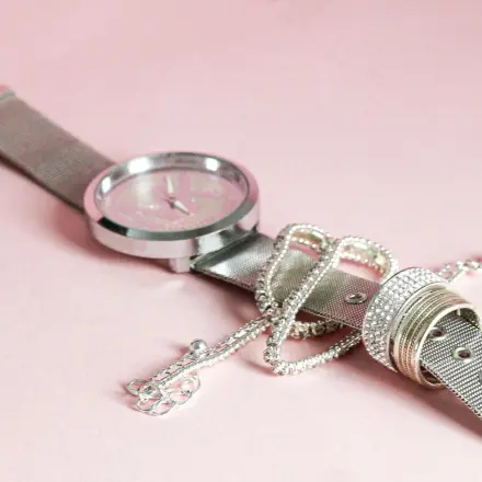Schmuck im Hotel nicht vergessen oder verlieren